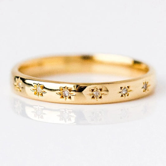 Elegant Women’s Ring with Shiny CZ Stone – Simple Sparkling Fashion Jewellery Gift